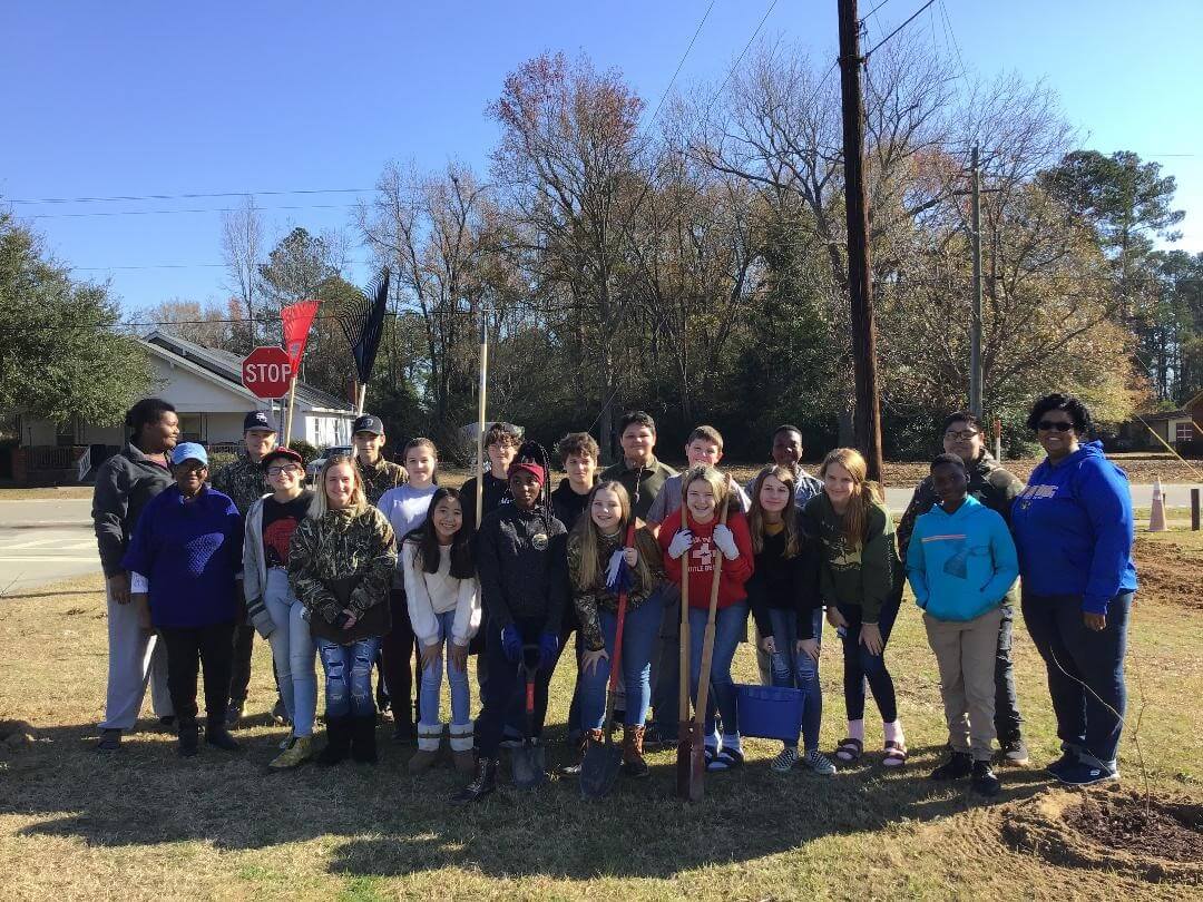 Lamar Beautification Committee & Spaulding Middle Beta Club